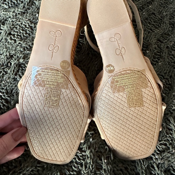 Jessica Simpson Suede Nude heels Size 9.5 - Picture 9 of 11